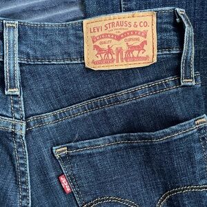 LEVIS BOOTCUT JEANS